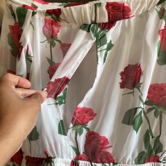 Shareen Collections floral, rose 🌹 design romper shorts - Picture 9 of 11